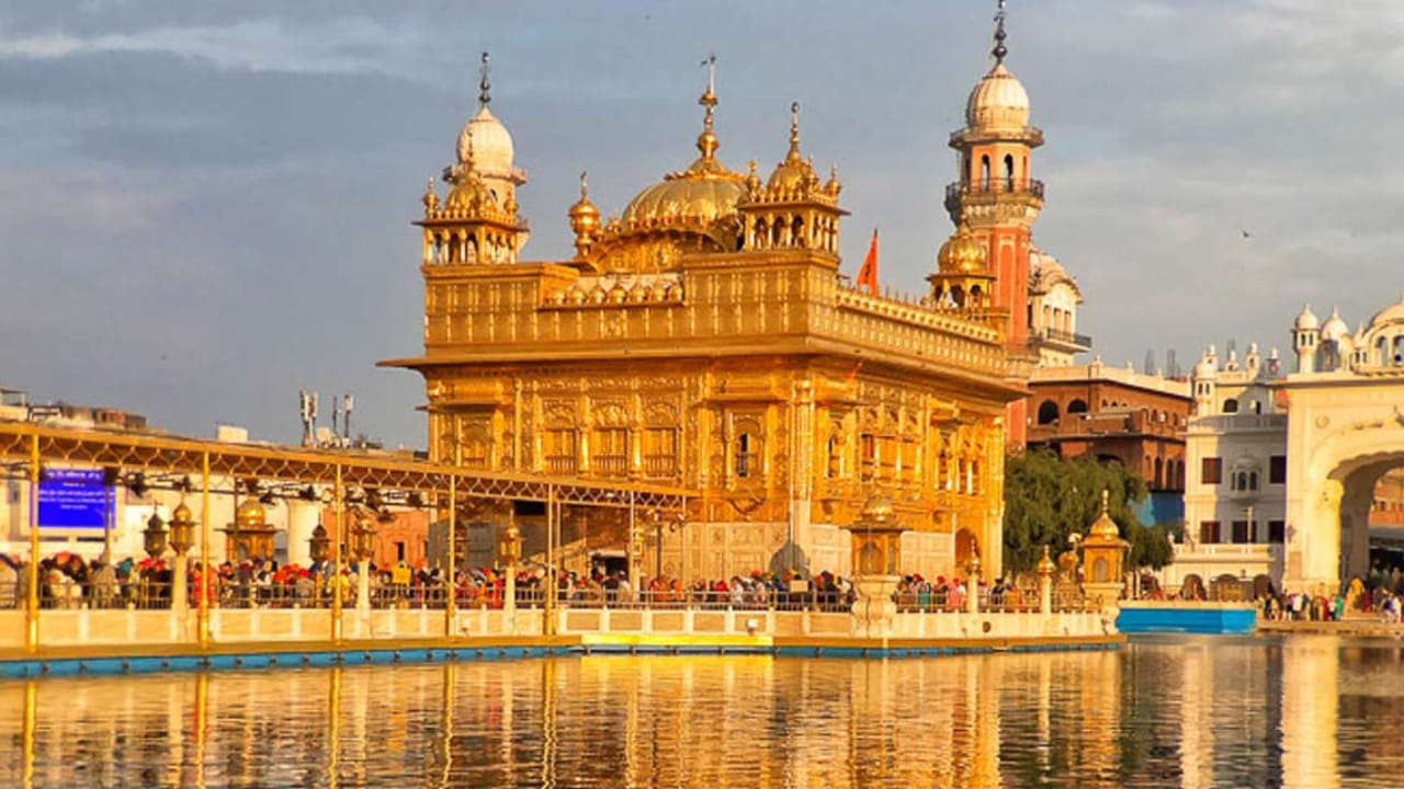 Golden Temple Amritsar - Best Taxi Service for Religious Tourism